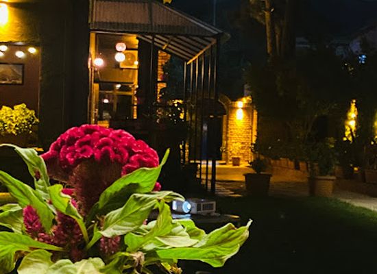 afghanistan/kabul/shahr-e-zahir/bar/chinar-restaurant-cafe