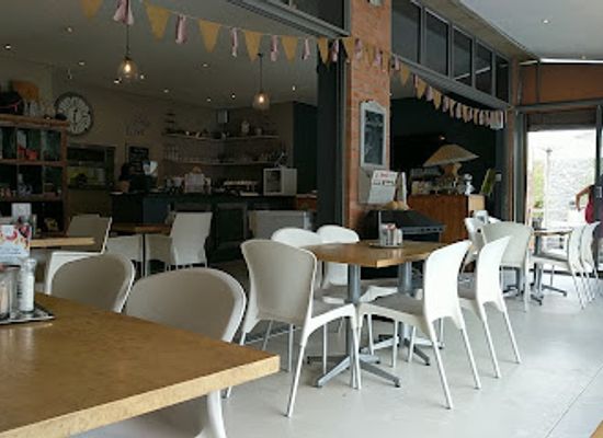 south-africa/pretoria/silver-lakes/bar/full-cream-cafe