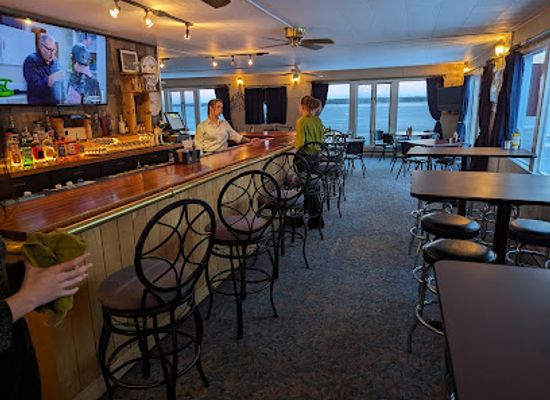 michigan/upper-peninsula/bar/finn-feather-northwoods-cuisine