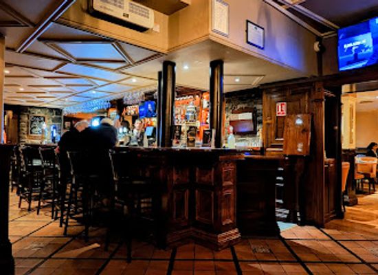 ireland/the-kerry-way/bar/hannigans-bar-restaurant-terrace