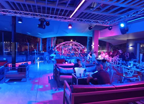 mauritius/grand-port/bar/backstage-lounge-bar-at-hennessy-park