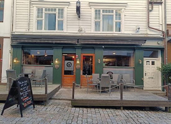 norway/lysefjord/bar/bar-bache