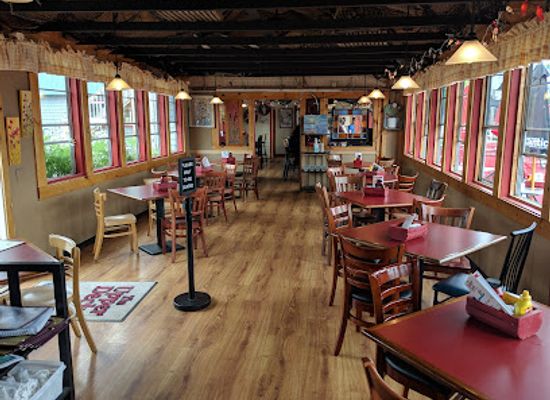 maine/washington-county/bar/the-upper-deck-craft-beer-terrace-outdoor-dining-lobster-rolls-burgers
