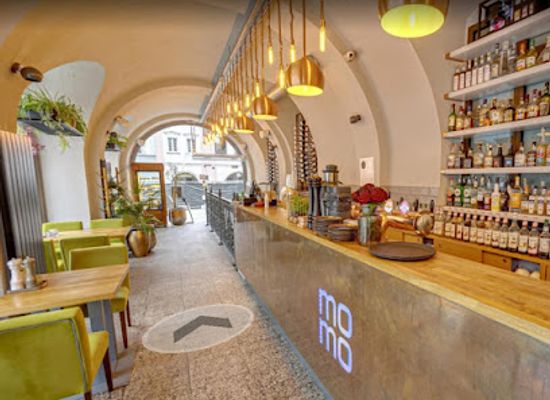 poland/gliwice/bar/momo-restaurant-wine