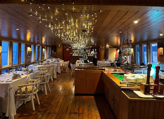 fiji/central-division/bar/tikos-seafood-restaurant