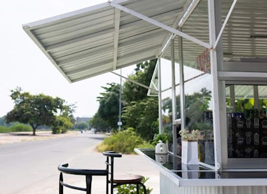 cambodia/svay-rieng/bar/