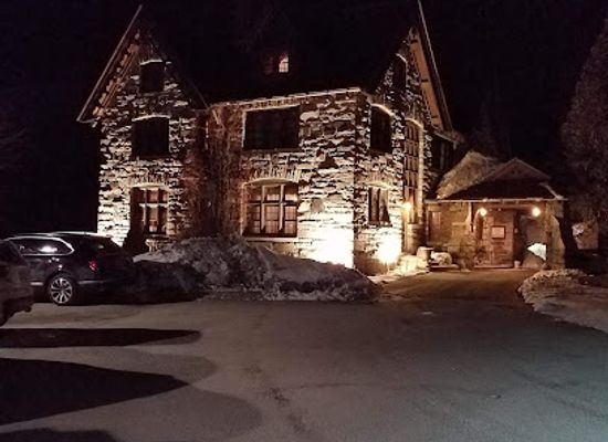 vermont/windsor-county/bar/castle-hill-restaurant