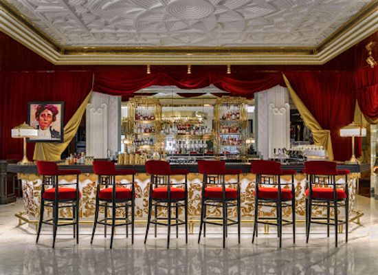 vietnam/red-river-delta/bar/diva-s-lounge