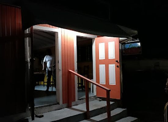 antigua-and-barbuda/all-saints/bar/lisa-bar