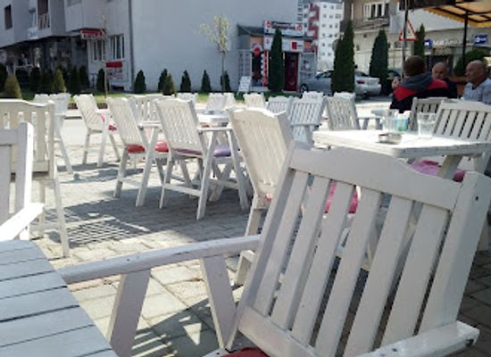 kosovo/kamenica/bar/chaplin-bar