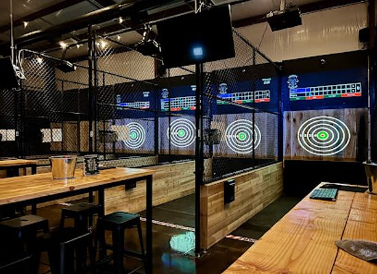 texas/trans-pecos/bar/changos-axe-throwing