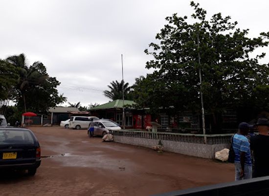 suriname/brokopondo-reservoir/bar/bronsweg-wc-pitstop