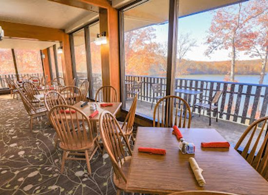ohio/appalachian-ohio/bar/cardinal-dining-room-bar