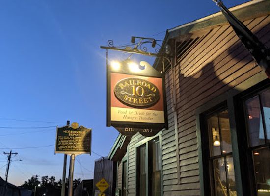 vermont/lamoille-county/bar/10-railroad-street