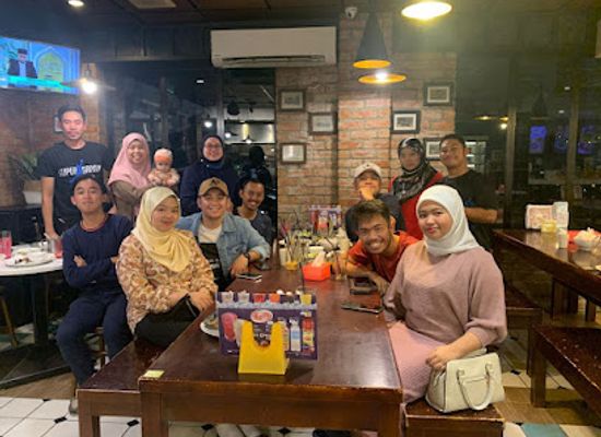 brunei/kampong-ayer/bar/my-town-eating-house