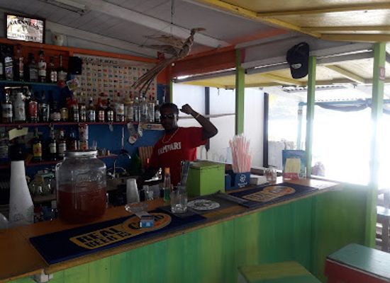 grenada/saint-george/bar/la-plywood-beach-bar-cafe