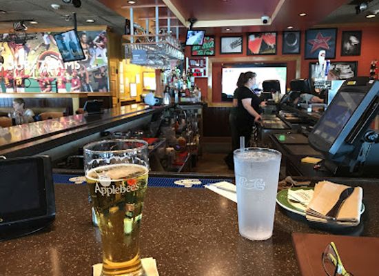iowa/ottumwa/bar/applebee-s-grill-bar