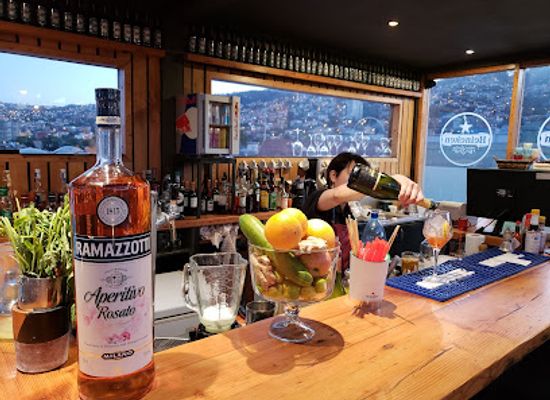 chile/valparaiso/cerro-alegre/bar/taulat-tapas-copas