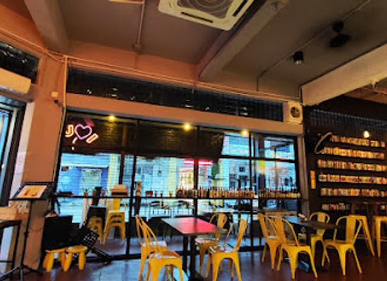 malaysia/george-town/armenian-street/bar/momokaka