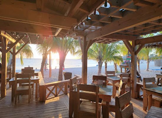 sint-maarten/maho-beach/bar/da-waterhole