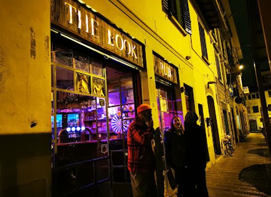 italy/florence/bar/the-book-pub