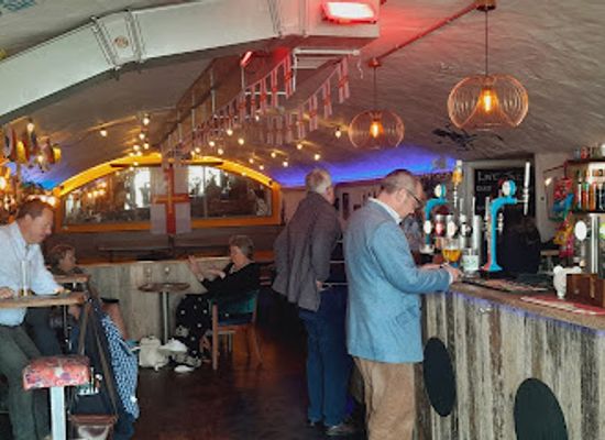 guernsey/brecqhou/bar/pingquay