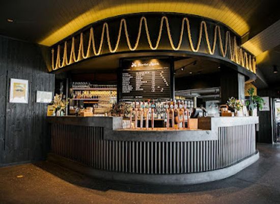 australia/sunshine-coast/bar/the-savvy-squire