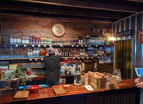 montana/the-glacier-country/bar/glacier-distilling-company