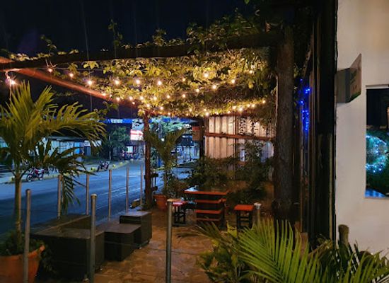 nicaragua/central-region/bar/brothers-beer-garden-drinks