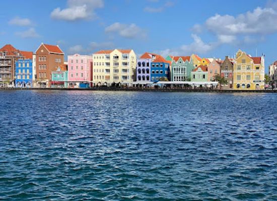 curacao/jan-thiel-beach/bar/jan-thiel-beach