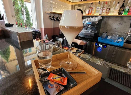 switzerland/bernese-oberland/bar/nabene-cafe-bar-mehr