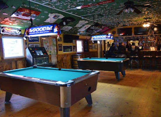 vermont/green-mountains-national-forest/bar/moguls-sports-pub