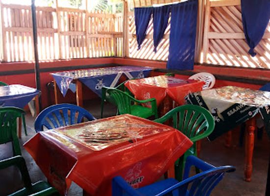 uganda/eastern-region/bar/kachungwa-pub-mama-kate-s-bar