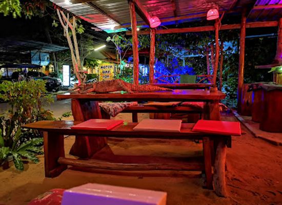 thailand/koh-samui/maenam/bar/hour-bar-2