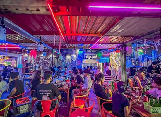cambodia/kampot/bar/the-boys-riverside
