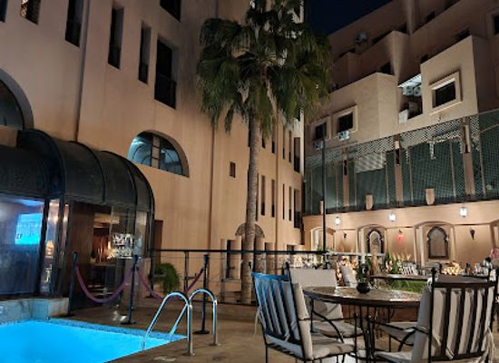 morocco/marrakech/gueliz/bar/chesterfield-pub