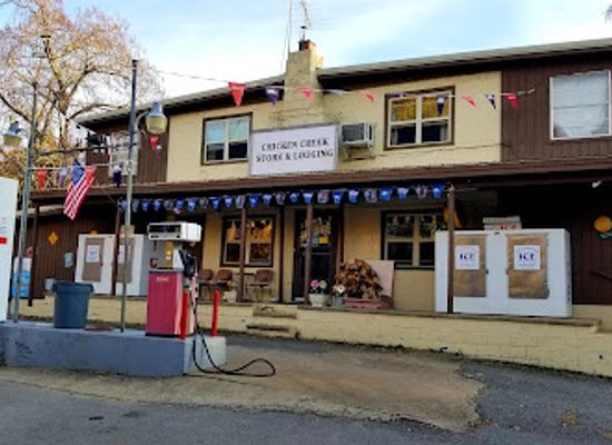 oklahoma/ozark-plateau/bar/chicken-creek-store-lodging