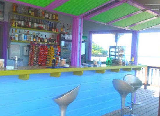saint-lucia/canaries-quarter/bar/jackie-s-exquisite-bar