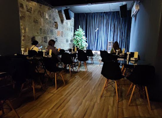 armenia/armenian-genocide-memorial-complex/bar/ari-standup
