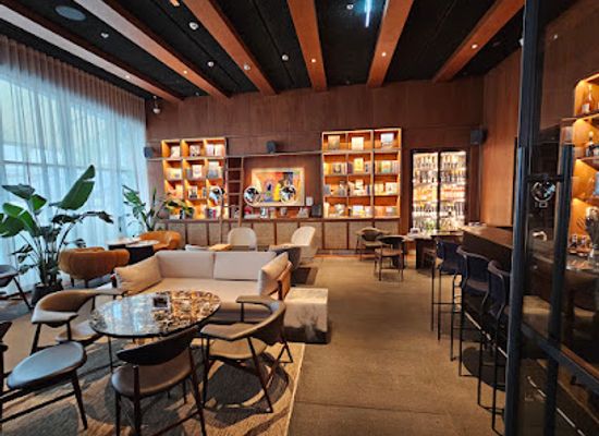 united-arab-emirates/yas-island/bar/the-lighthouse-restaurant-bar-yas-bay-waterfront