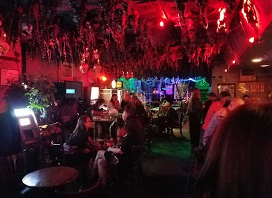 california/berkeley/telegraph-avenue/bar/the-avenue-bar