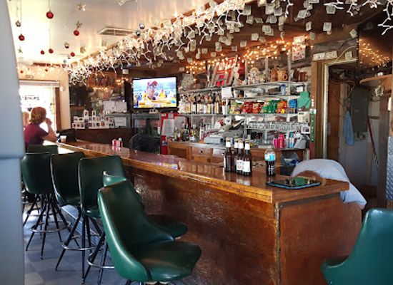iowa/driftless-area/bar/graceland-tavern