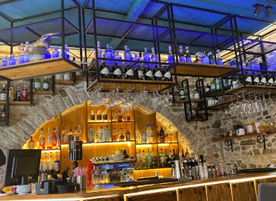 albania/gjirokaster/bar/hangover-cocktail-bar
