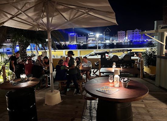 curacao/piscadera/bar/swinging-old-lady-brewery