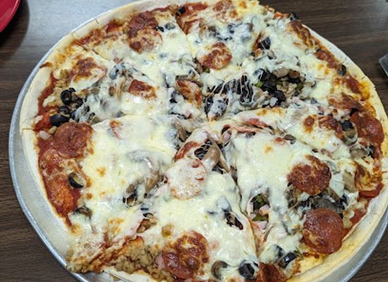 iowa/driftless-area/bar/aunt-necee-s-pizza