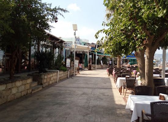 cyprus/paphos/tombs-of-the-kings/bar/pit-stop-pub