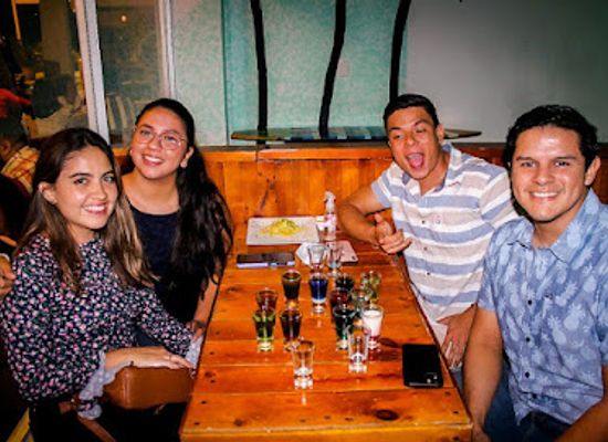 ecuador/manta/bar/wave-shot-bar-restaurant-manta-turismo-ecuador