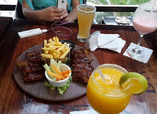 ecuador/el-oro-region/bar/skuisyto-cocteles