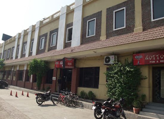 india/amritsar/golden-temple-complex/bar/bottoms-up