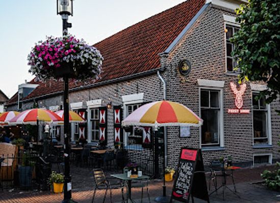 netherlands/keukenhof-gardens/bar/funky-moose-restaurant